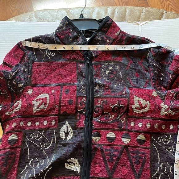 Mary McFadden-L-Burgundy& black patterned, long sleeve zip front tapestry jacket - Picture 11 of 11
